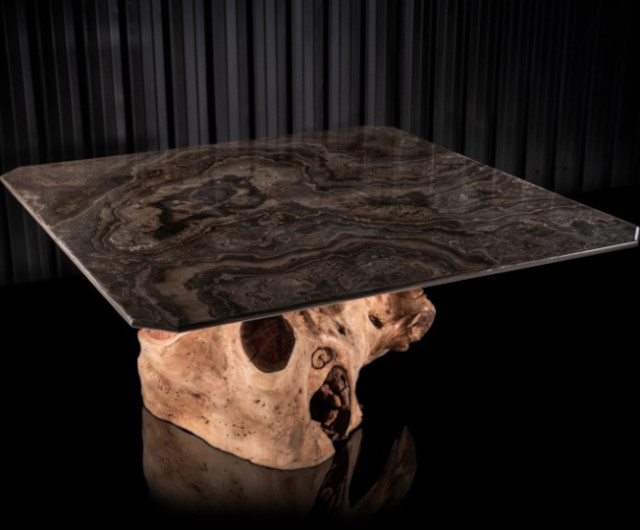 Tavolo da design con tronco in legno di eucalipto e piano in marmo eramosa - NATURANERA Chi Siamo