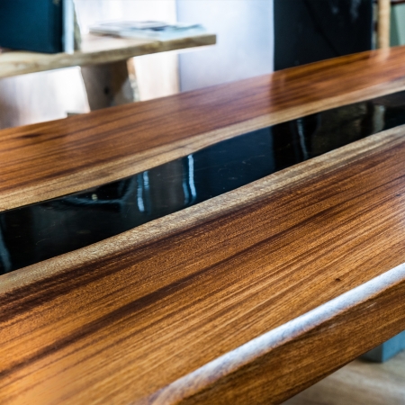 Design in legno massello e blocchi di marmo - CUSTONACI