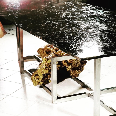 Design in legno di Ulivo secolare combinato con materiali contemporanei - MAZARA