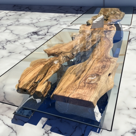 Design in legno di Ulivo secolare combinato con materiali contemporanei - MAZARA