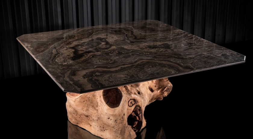 Tavolo in Tronco di Eucalipto e Marmo Naturanera - CHIARO DI LUNA